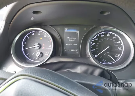 2019 Toyota Camry Le z USA, uszkodzony, nr VIN 4T1B11HK2KU743963